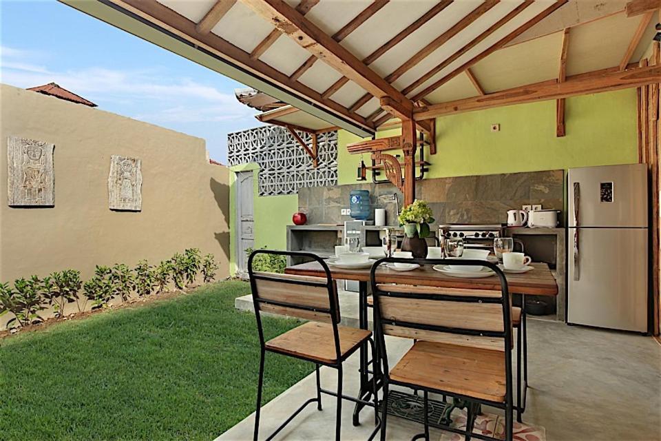 Villa Joglo Batu Belig Canggu  Ngoại thất bức ảnh